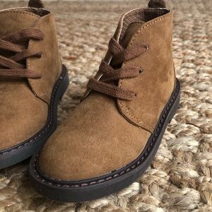New: Cole Haan Lace Up Chukka. Brown. Size 6